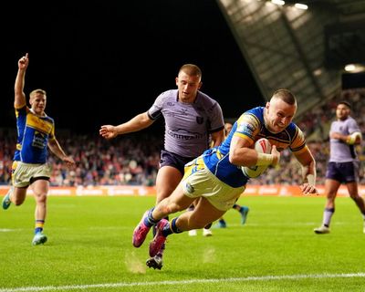 Connor inspires win over Hull KR that lifts Leeds level with Wigan in second