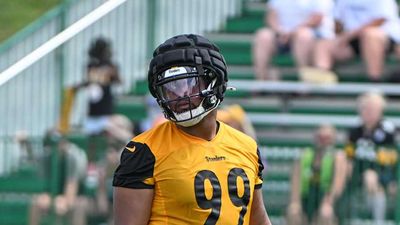 Steelers First-Round Pick Carted Off Field After Appearing to Twist Knee in Preseason