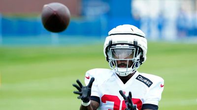 Giants Sideline Empties to Support Rookie Carted Off Due to Injury After Pick-Six