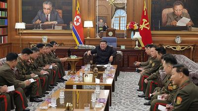 Kim Jong-un holds ceremony to welcome North Korean soldiers home from fighting for Russia