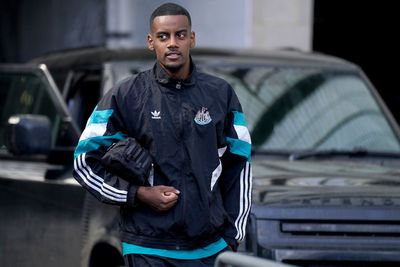 Eddie Howe: Newcastle are in lose-lose situation over Alexander Isak