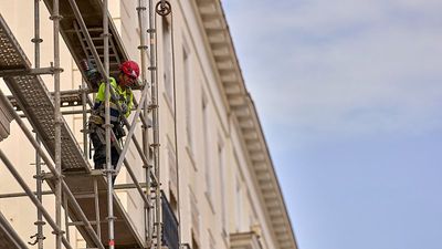 Billions at 'real' risk of extreme heat in the workplace, World Health Organisation says