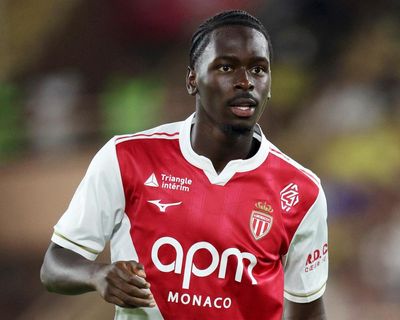West Ham look to boost midfield with bid for Monaco’s Soungoutou Magassa