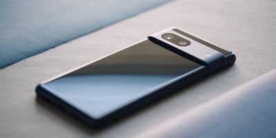 Google's Pixel 10 Is All Mama Mia, Apple's Siri Still MIA