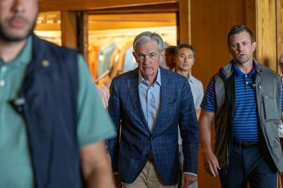 Powell’s ‘unusual’ Jackson Hole remarks reveal he’s boxed in by Trump’s tariffs and deportations, risking a 1970s-style mistake, economist Slok says