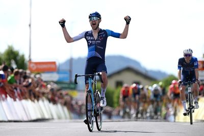 Derek Gee attempts to break contract to join Ineos Grenadiers, according to reports, Israel-Premier Tech deny move is valid