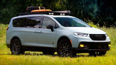 Chrysler's Overlanding Van Concept Has the Coolest Badge Ever