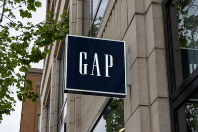 This Gap Analyst Is No Longer Bullish; Here Are Top 5 Downgrades For Friday