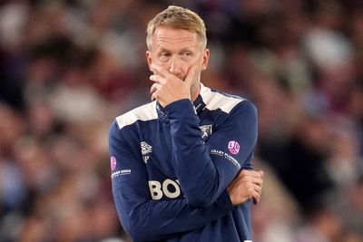 Chelsea thump West Ham to pile more pressure on Graham Potter