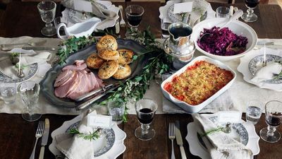 Planning a potluck dinner? Experts swear by these 6 tips – you'll never run into menu troubles or decor woes again