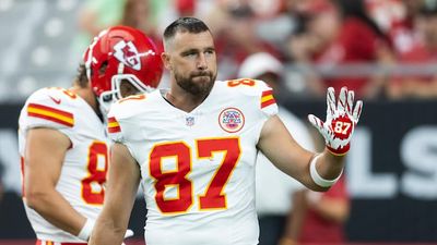 Travis Kelce Shared Special Moment With Former Coach Before Bears-Chiefs Game