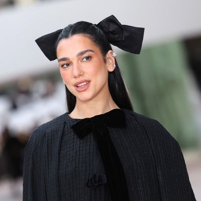 I Simply Can't Stop Looking at Dua Lipa's Turtle-Inspired Manicure