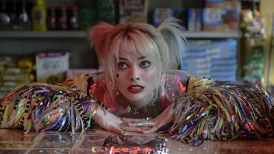 Harley Quinn actor Margot Robbie reveals the Penguin was the original villain in Birds of Prey, until The Batman director Matt Reeves got involved: "'I'm gonna use him in my thing'"