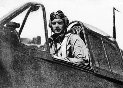 US’s last surviving second world war flying ‘ace’ dies aged 103