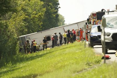 Foreign nationals among 5 killed in New York state tour bus crash