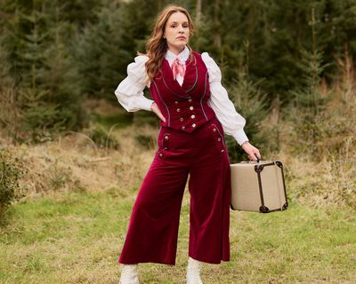 Katie Norris: Go West, Old Maid review – unhinged comedy from the ‘cool governess’ to gen Z