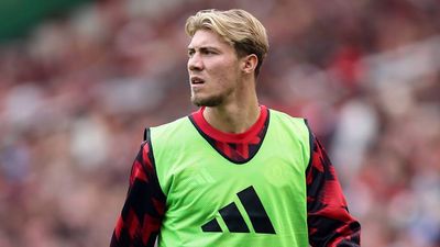 Rasmus Højlund Holds ‘Positive Talks’ Over Man Utd Exit