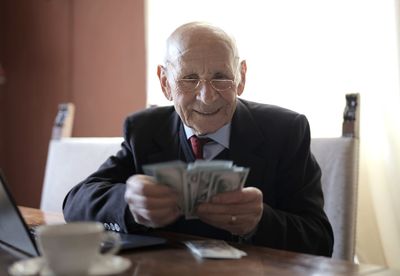 How Rising Longevity Trends Are Reshaping Retirement Cash Flow