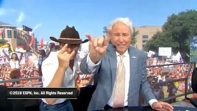 Rece Davis Remembers Favorite Lee Corso Headgear Pick in 10 Years of 'College GameDay'