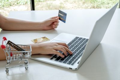 Why Men Are Getting Trapped in Buy Now, Pay Later Loops