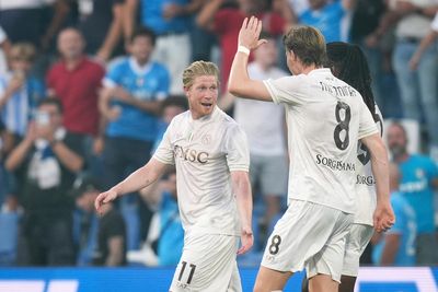 Scott McTominay and Kevin De Bruyne score as Napoli begin title defence with win