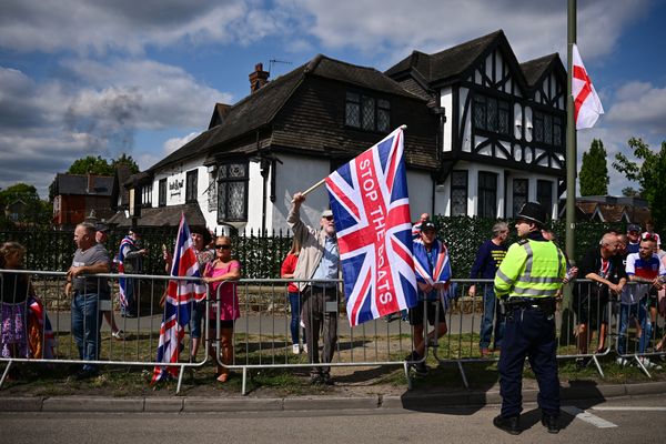 Scuffles, arrests as protesters across UK rally against asylum hotels