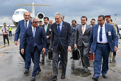 Pakistan FM holds talks with Bangladeshi officials during ‘historic’ visit