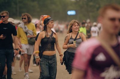 All Points East festival-goers hit out at 'insane' amount of dust at bone-dry Victoria Park