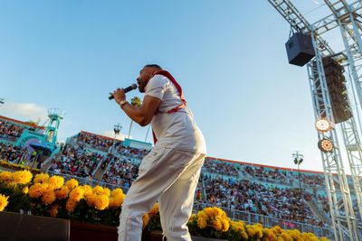 ‘Ride it, my orca’: my strange, sexy day at the Ginuwine SeaWorld concert