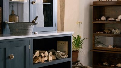 This is the only natural kitchen ingredient you need to remove annoying sticky label residue with zero scrubbing