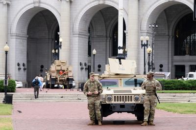 Trump Clashes With Democrats As He Expands National Guard Plans