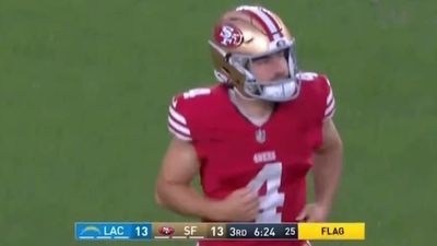 49ers’ Kyle Shanahan Gave Jake Moody a Death Stare After Bad Kick in Preseason Game
