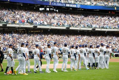 Brewers pay tribute to longtime broadcaster Bob Uecker in star-studded pregame ceremony