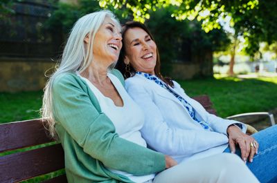 10 Reasons Women Over 55 Are Choosing Female Friendships Over Men
