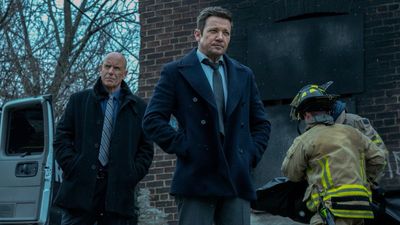 Mayor Of Kingstown's Creator Said The Past 'Doesn't Catch Up' It 'Reloads' In Season 4, And Now I Have A Theory About Jeremy Renner's Character