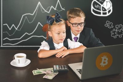 Bitcoin Not Rising Quickly Enough? Analyst Says Early Hodlers Could Be The Reason