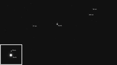 NASA's Psyche asteroid probe beams home haunting view of distant Earth (photo)