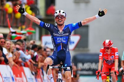 Vuelta a España stage 3: David Gaudu surprises with victory after uphill pass of Mads Pedersen at the line into Ceres