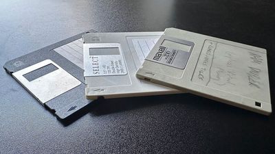 Prisoner laments reliance on floppy disks for appeals documents, limiting file sizes to 1.44 MB — prisoners allowed 20 floppy disks in cell, but USB flash sticks are banned in New Jersey system