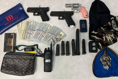 Police arrest LA burglary crew suspected in nearly 100 break-ins