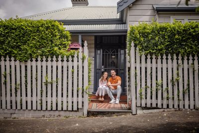 Millennials and Gen Z are gambling on a big mortgage-rate drop, using ARMs and refinancing. But that could be a 'financial ticking time bomb'