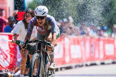 'Gnarly conditions', a long breakaway and searing sprints – Rosa Klöser and Matt Beers victorious at Lauf Gravel Worlds in Nebraska