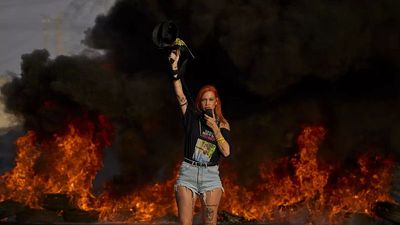 Israeli protesters block highways asking government to secure release of hostages in Gaza