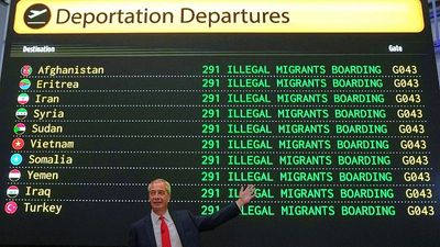 Reform UK chief Nigel Farage says party will mass deport migrants if it wins election