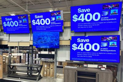 August consumer confidence dips in US with jobs, tariffs and high prices driving most unease