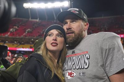 Taylor Swift announces her engagement on Instagram