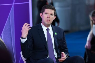 The world's youngest self-made billionaire says the secret to closing deals is exploiting investors' greed and fear of missing out