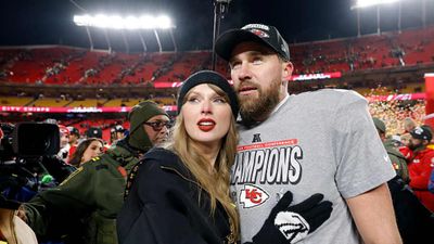 Comparing Travis Kelce, Taylor Swift’s Net Worths After Engagement News