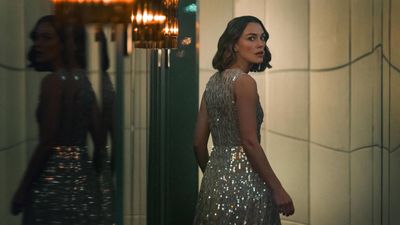 Netflix releases first trailer for Keira Knightley's new thriller, and it's like The Girl on the Train but on a luxury yacht