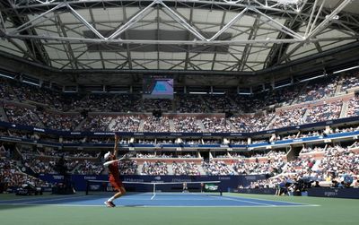 Sinner, Swiatek Romp Through At US Open